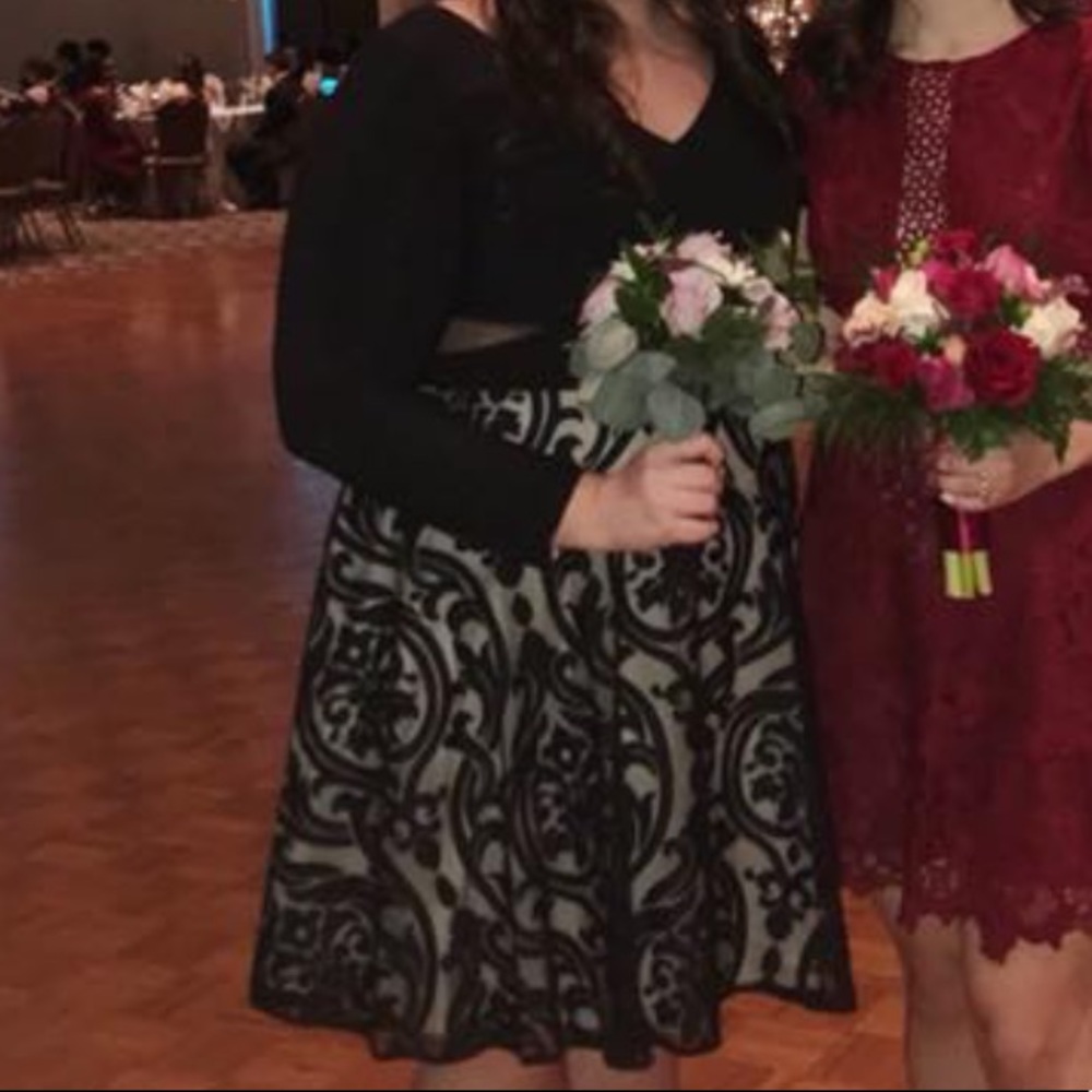 Dress - Picture 5 of 5